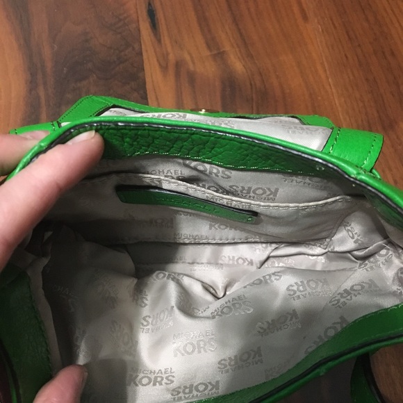 Michael Kors Green Leather Crossbody Purse - Picture 5 of 6